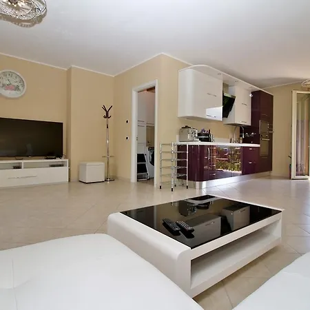 I Tulipani Vista Apartment Lenno